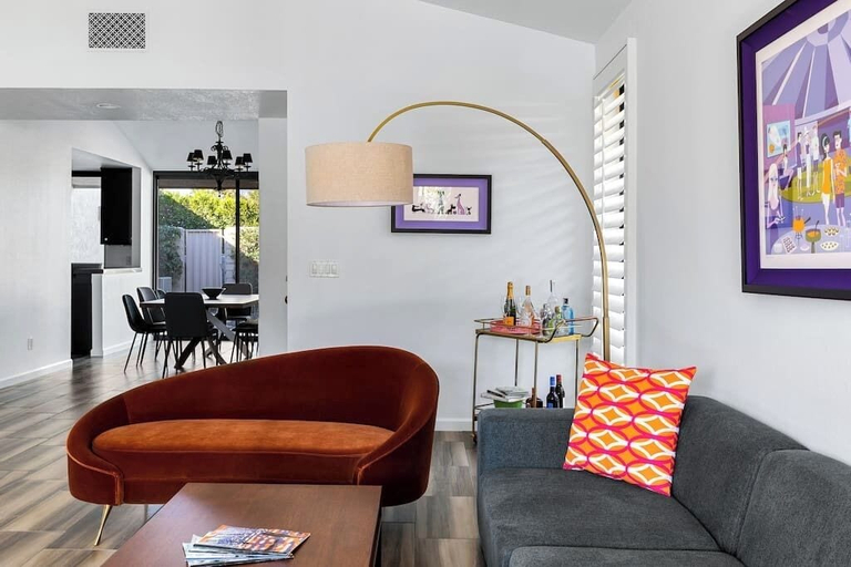 Room 3, Sunset House, Riverside