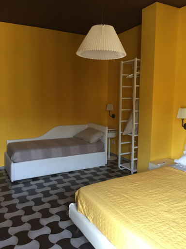 Bedroom 3, Salernoportodamare Train Station Room, Salerno