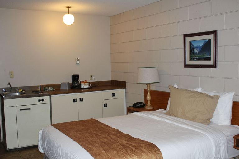 Bedroom 2, Armstrong Inn, North Okanagan