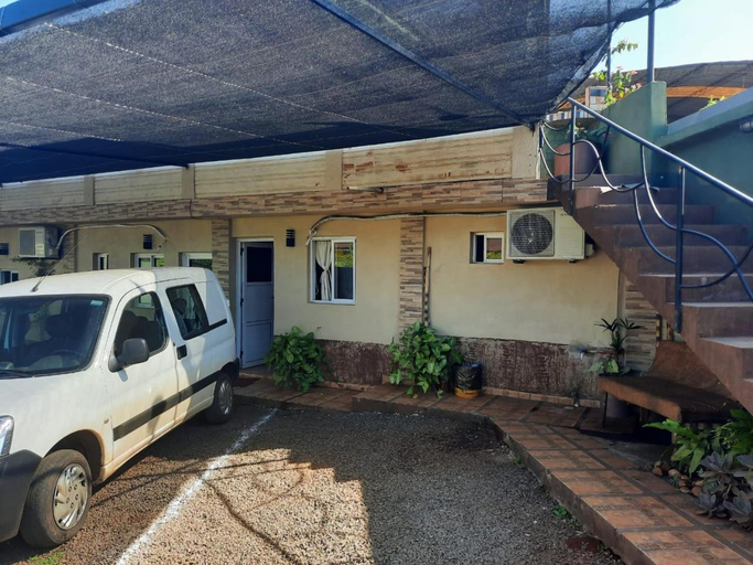 Others 4, Hospedar, Libertador General San Martín