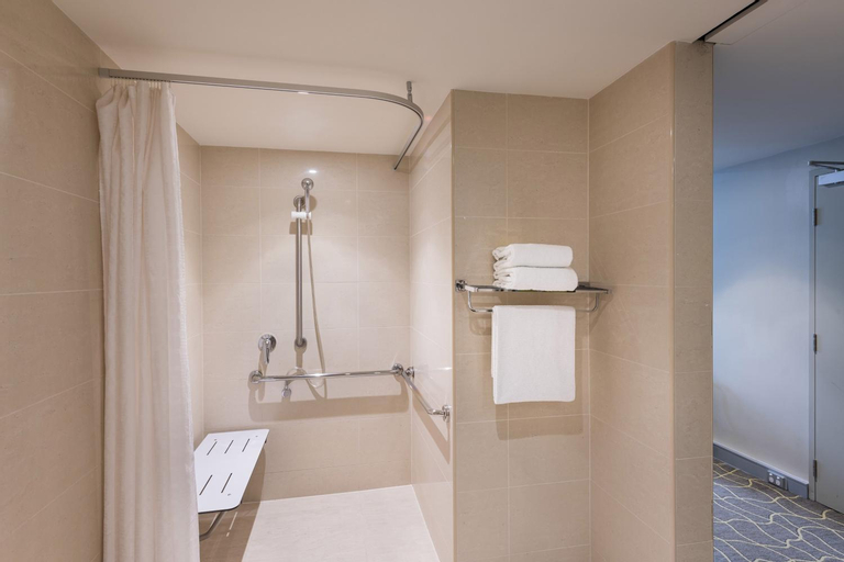 Bathroom 10