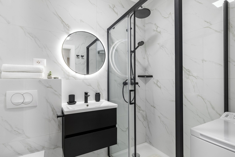 Bathroom 2, Did', Split