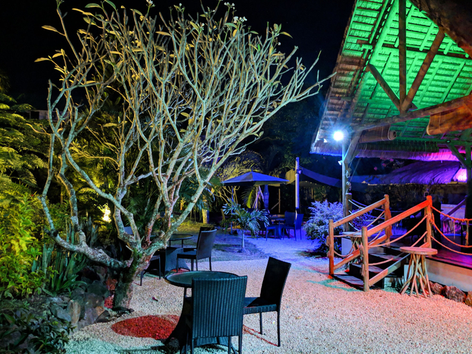 Food & Drinks, The Garden Lodge Pereybere - Piscine