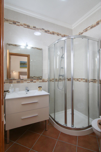 Bathroom 4, Casa dos Lacerdas, Mourão