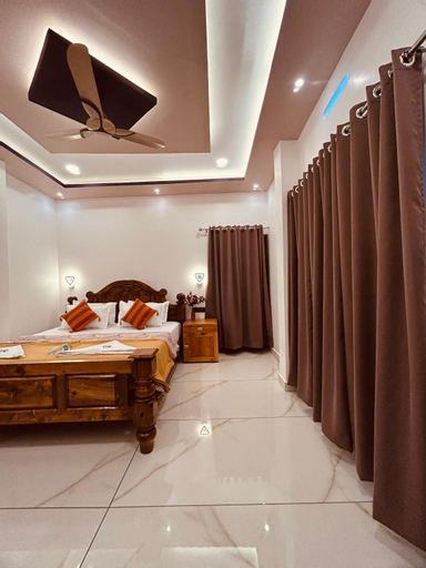 Bedroom 13