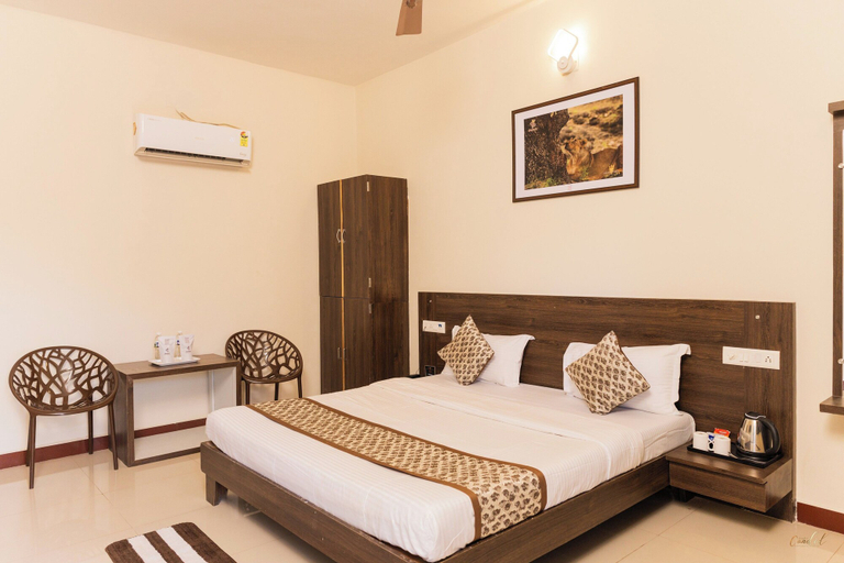 Bedroom 4, Daksh Resort And Amusement Park, Junagadh