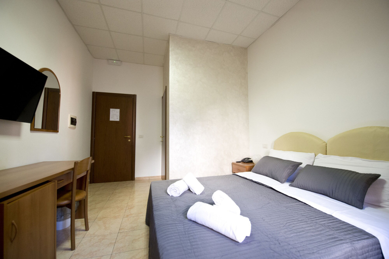 Bedroom 4, Maikol Family Guesthouse, Roma
