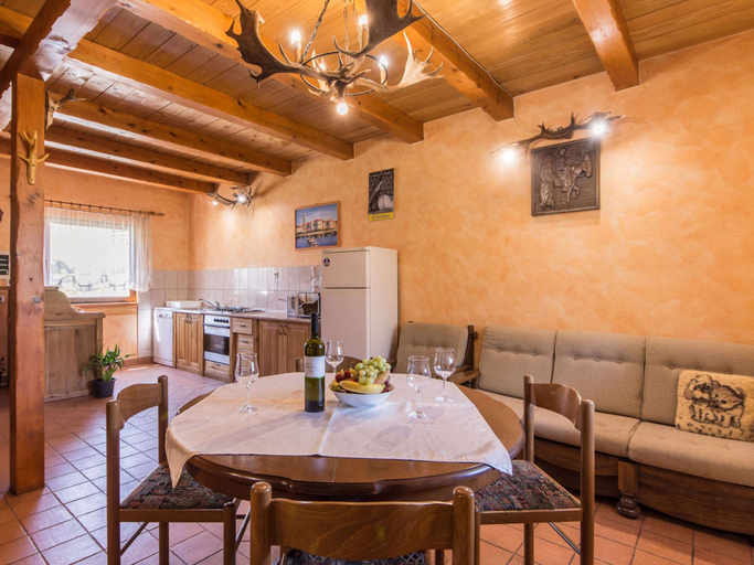 Others 5, Tranquil Holiday Home in Kvarner with Hot Tub, Brod Moravice