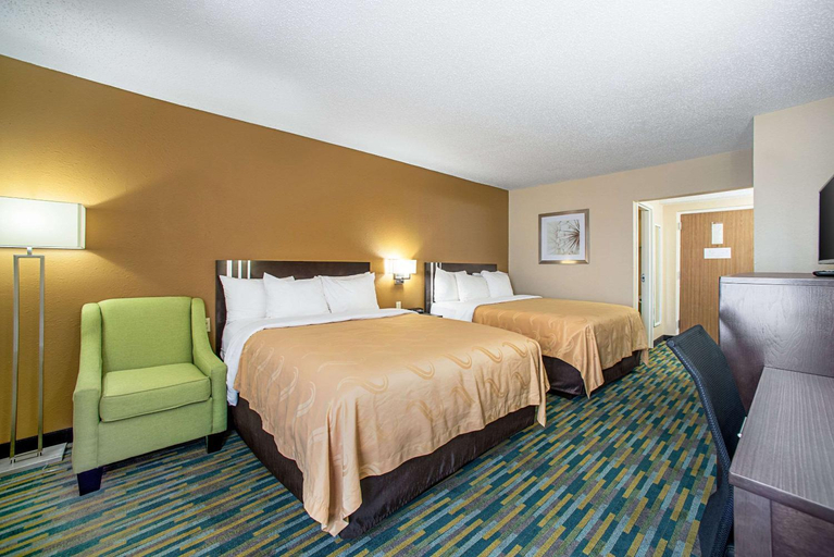 Bedroom 3, Quality Inn Near Six Flags St. Louis, Franklin