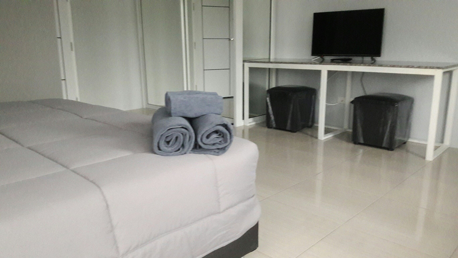 Bedroom 5, Asia's Beach Apartments, Sattahip