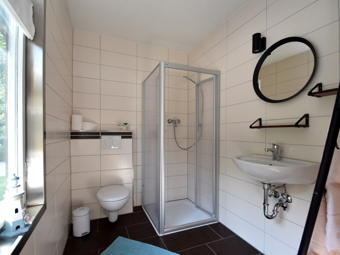Bathroom 3, Bungalow in the Harz Mountains With Terrace, Harz