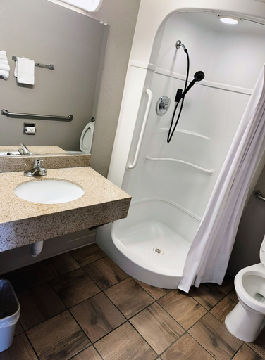 Bathroom 5, Motel 6 Holbrook, AZ, Navajo
