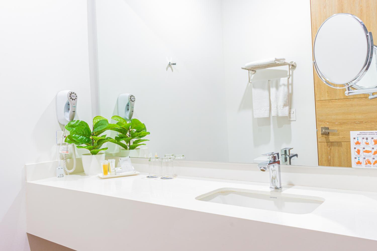 Bathroom 4, Hotel Pance 122, Santiago de Cali