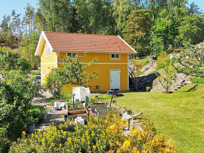 Exterior 4, 4 Star Holiday Home in Ellos, Orust