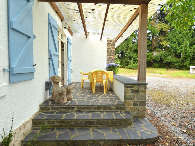 Others 5, Bungalow in Monceau en Ardenne With Garden, Namur