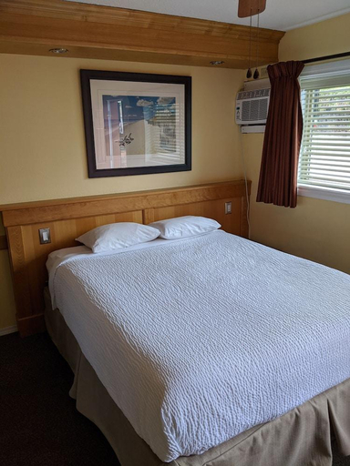 Bedroom 2, Safari Beach Resort, Okanagan-Similkameen