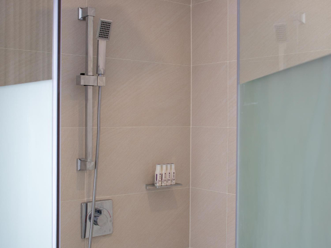 Bathroom 3, Lavande Hotel·Yangchun Donghu, Yangjiang
