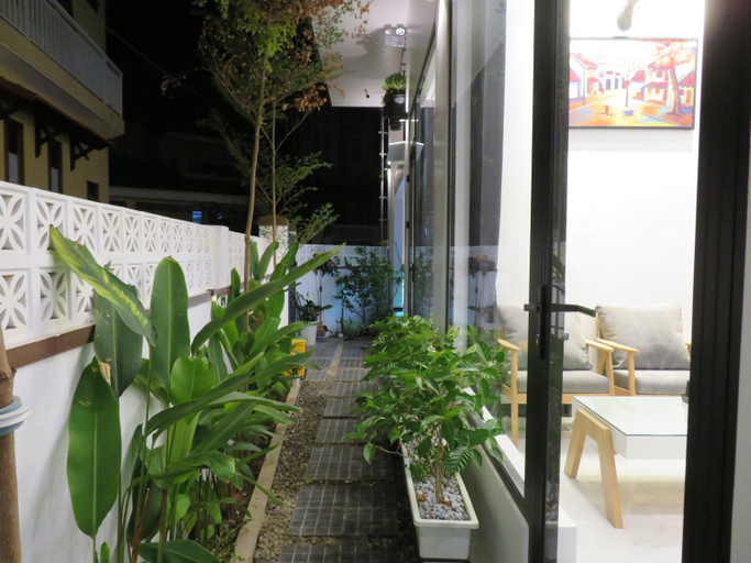 Others 2, Robin House, Huế