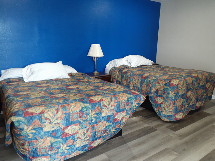 Bedroom 2, Scenic River Inn Wartburg Hwy 27, Morgan