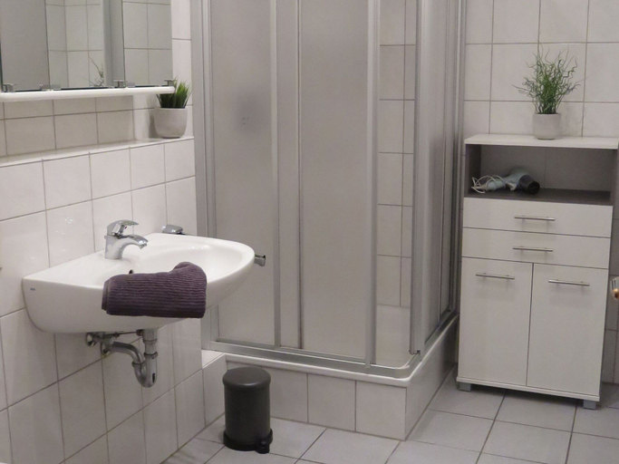 Bathroom 5, Geraumige Wohnung mit Skilift in der Nahe, Waldeck-Frankenberg
