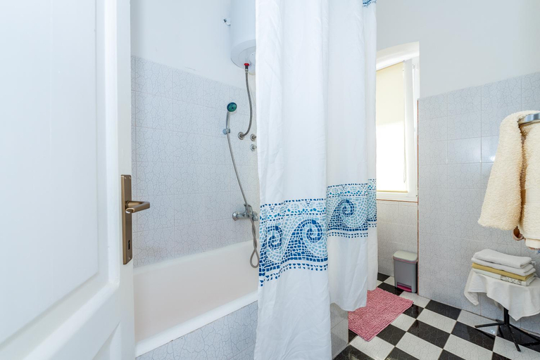Bathroom 1, Apartmani Rina, Šibenik