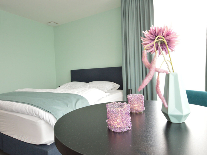 Bedroom 3, Lovely Holiday Home 'walleken' With a Pond, Oost-Vlaanderen