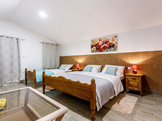 Bedroom 3, Torine - Capacious Holiday Home in Neorić with Heated Swimming Pool, Muć