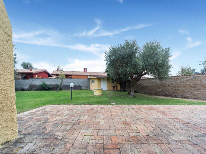 Exterior 2, Beautiful Holiday Home in Ardea With Garden, Rome