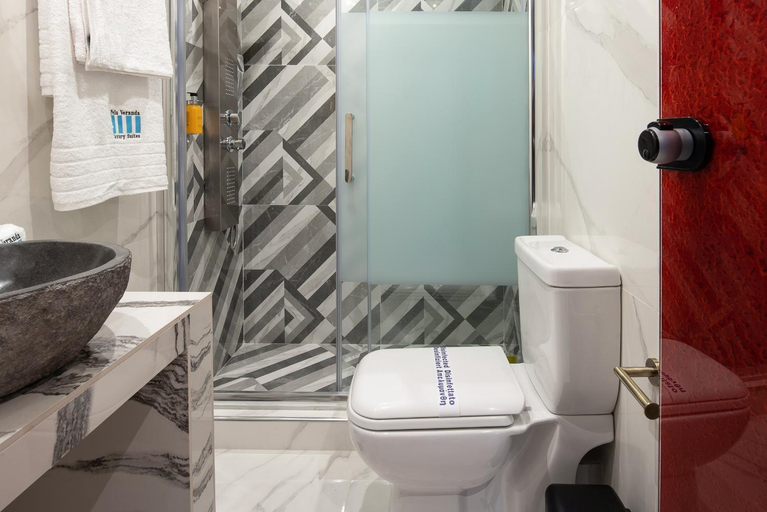 Bathroom 1, Pela Veranda Exquisite Suites, Central Macedonia