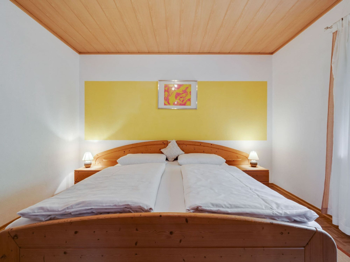 Bedroom 3, Idyllisches Ferienhaus mit Wald in der Nahe, Regen