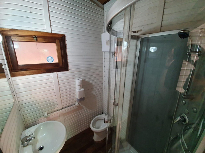 Bathroom 5, Chalet Near Rome, in a Park With Shared Swimming Pool, Rome