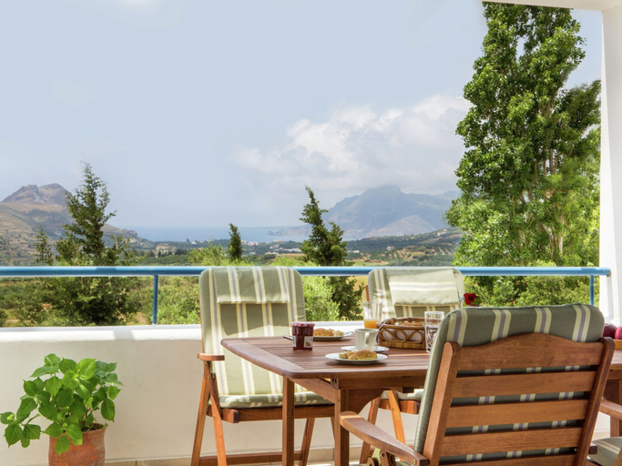 Others 5, Villa in Lefkogia Near Souda Beach, Crete