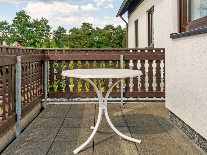 Others 4, Garden View Apartment in Erzgebirge near Forest, Erzgebirgskreis