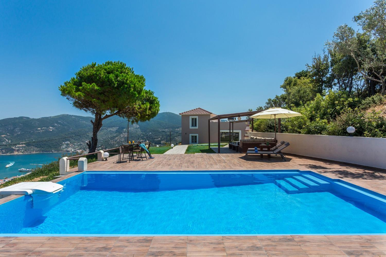 Sport & Beauty 2, Villa Savvina with stunning view, Thessaly