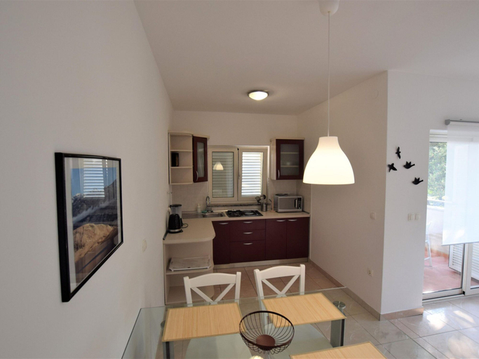 Others 5, Apartment in Mandre Near the Sea, Pag