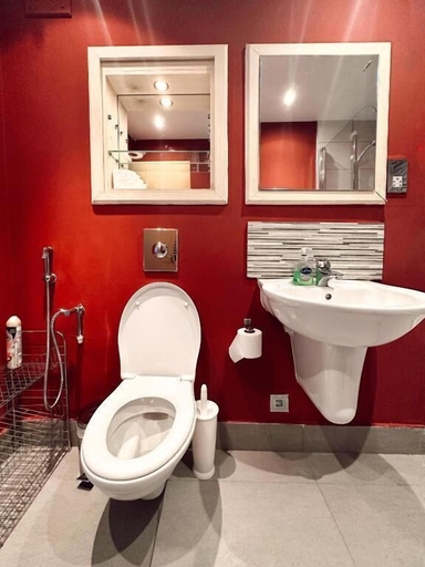 Bathroom 3, Canary Wharf Apartments, London