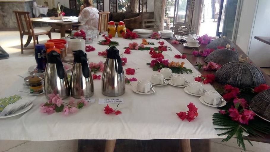 Food & Drinks 4, White Elephant Sea & Art Lodge, Malindi