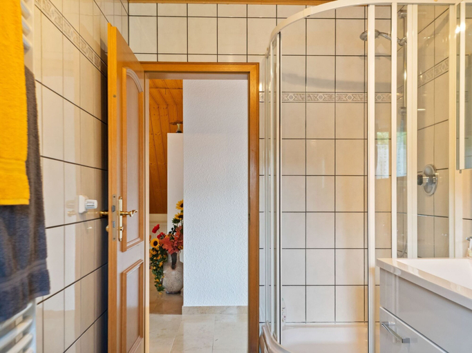 Bathroom 3, Garden View Apartment in Erzgebirge near Forest, Erzgebirgskreis