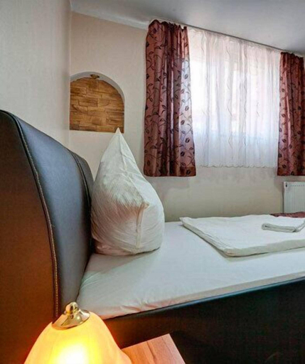 Bedroom 3, Hotel Restaurant Zum Ochsen, Rastatt