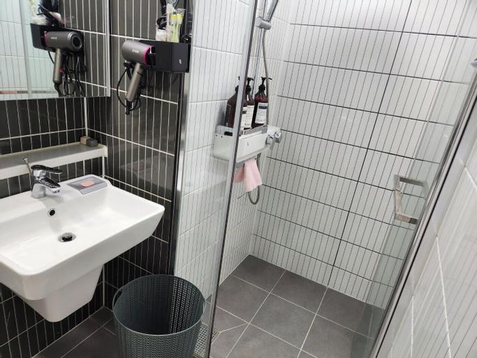 Bathroom 4