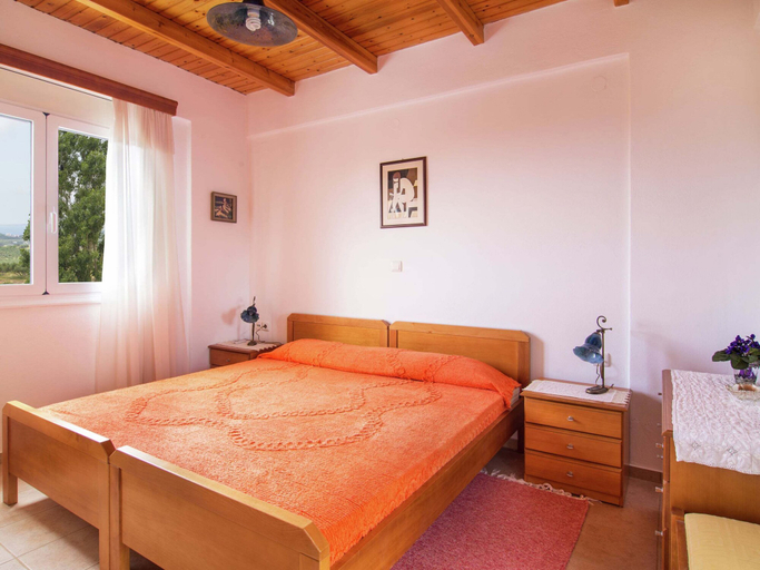 Bedroom 2, Villa in Lefkogia Near Souda Beach, Crete