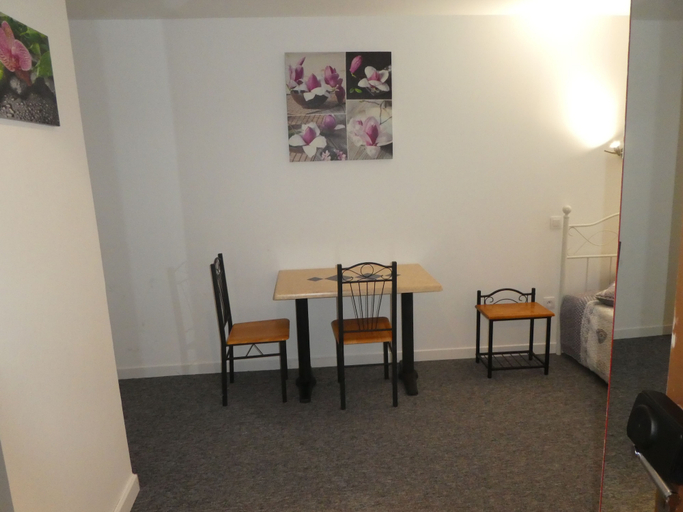 Others 5, Phoenix Hôtel, Hérault