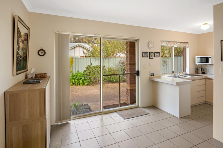 Others 4, Prowse Pad, Busselton