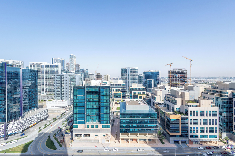 Exterior & Views, SuperHost - Chic Downtown Living 1BR in Dubai's South Ridge 5, Dubai