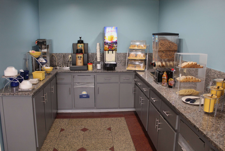 Food & Drinks 5, Days Inn by Wyndham Franklin, Simpson