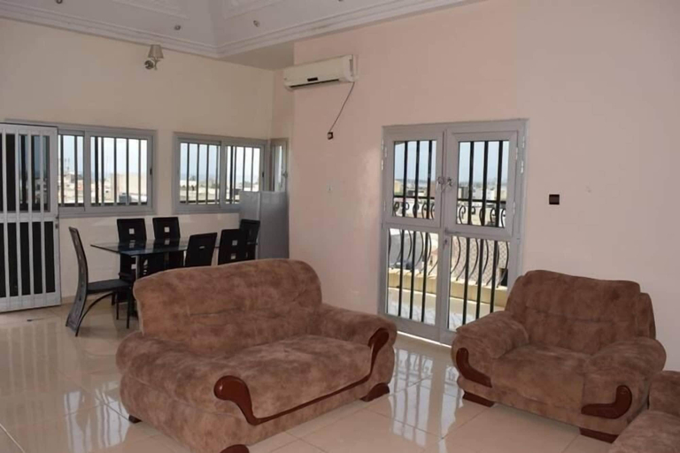Others 5, Residence Zeina, Dakar