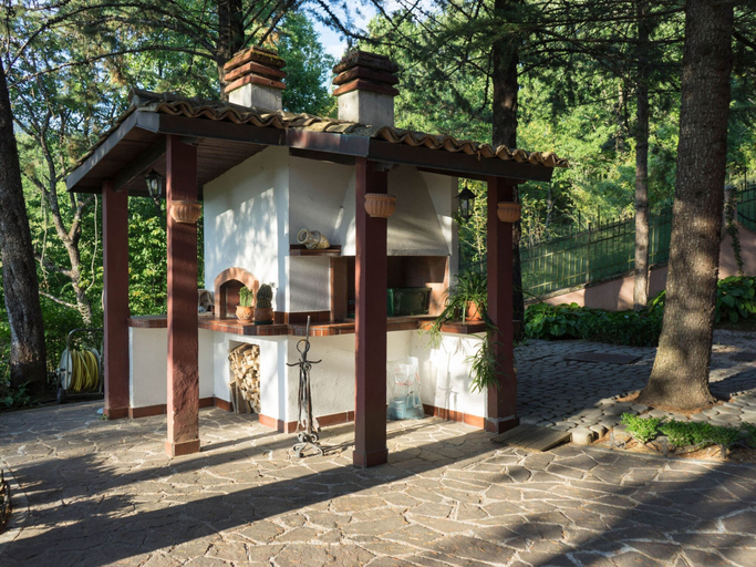 Exterior & Views 2, Villa in Tagliacozzo With Pool and Nature, L'Aquila