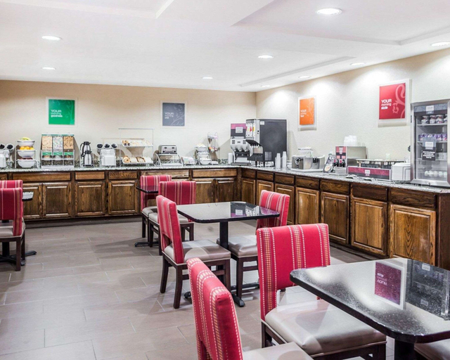 Food & Drinks 5, Comfort Inn & Suites Moberly, Randolph
