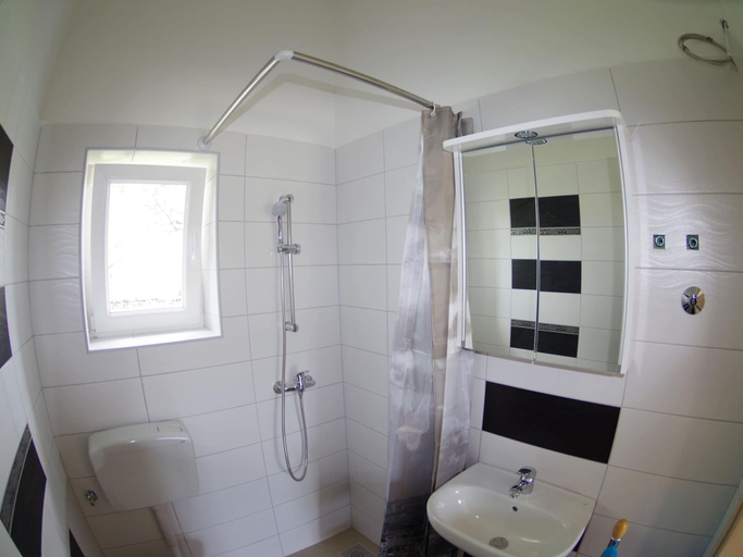 Bathroom, Holiday Home in Sajini With Pool Near Beach, Barban