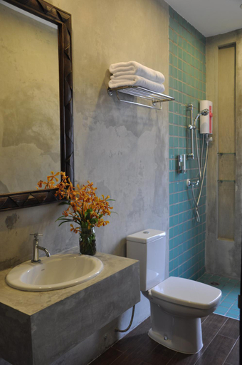 Bathroom 1, Udee Bangkok, Phaya Thai